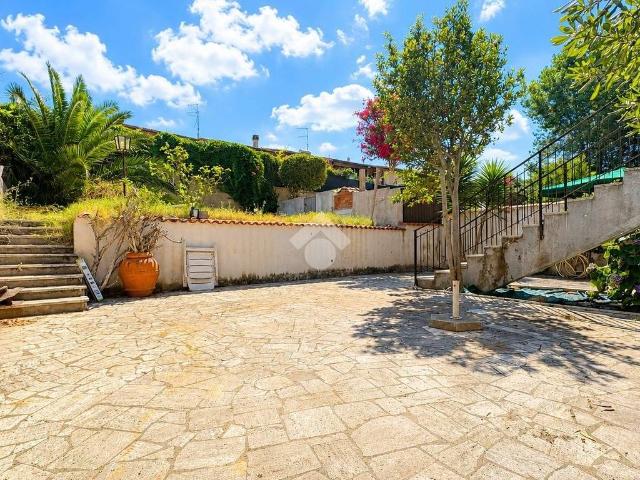 Appartamento in vendita a Piscinari, Roma Capitale
