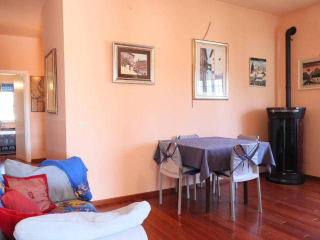 Appartamento in vendita a Piscinari, Roma Capitale