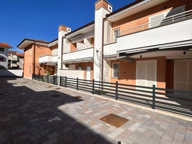 Appartamento in vendita a Lido di Enea, Roma Capitale
