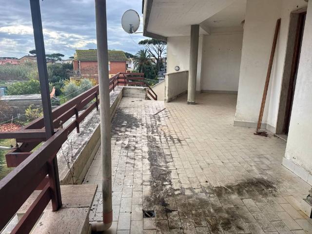Appartamento in vendita a Piscinari, Roma Capitale
