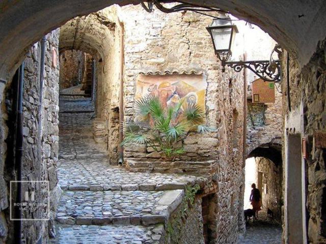 Appartamento in vendita a Apricale, Liguria