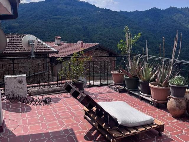 Appartamento in vendita a Apricale, Liguria