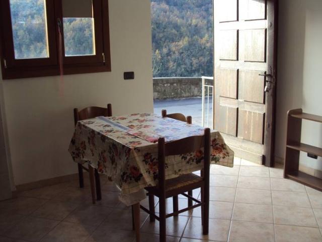 Appartamento in vendita a Apricale, Liguria