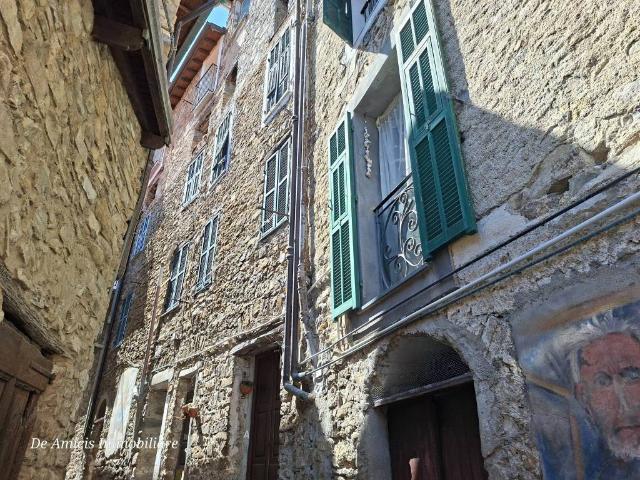 Appartamento in vendita a Apricale, Liguria