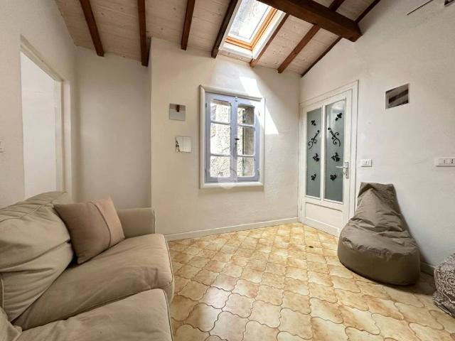 Appartamento in vendita a Apricale, Liguria