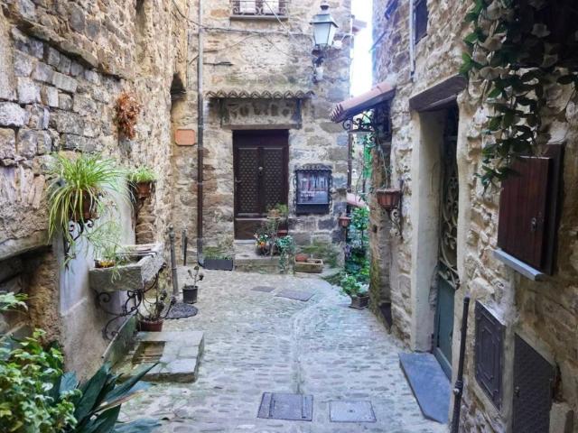 Appartamento in vendita a Apricale, Liguria