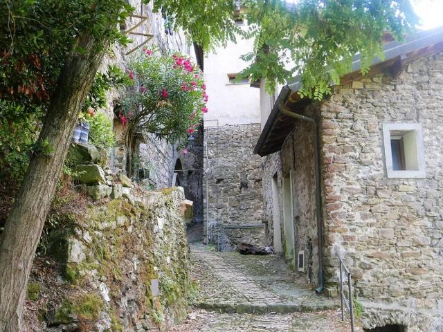 Appartamento in vendita a Apricale, Liguria