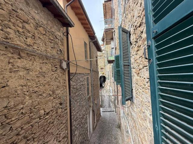 Appartamento in vendita a Apricale, Liguria
