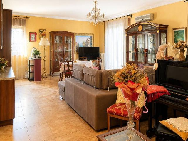 Appartamento in vendita a Apricena, Foggia