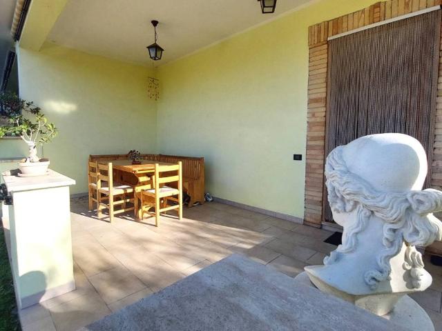 Villa Indipendente in vendita a La Cogna, Aprilia