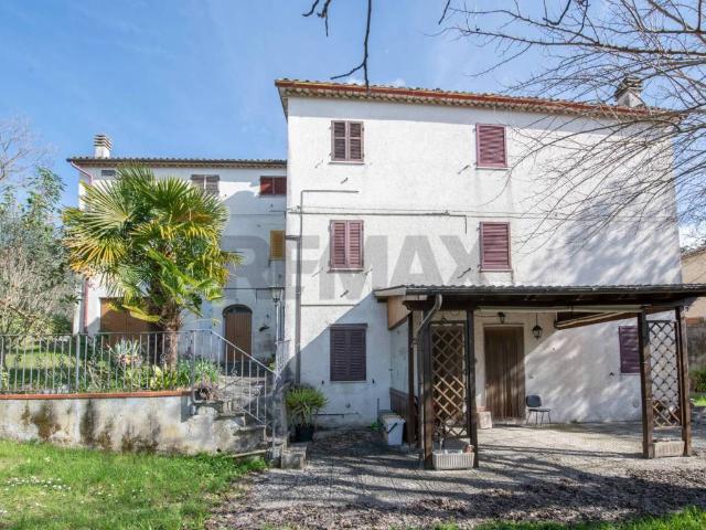Appartamento in vendita a Santa Croce, Marche