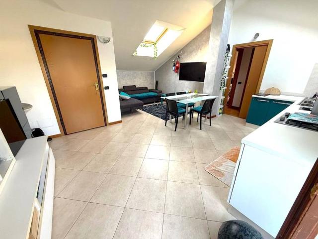 Appartamento in vendita a Arcore, Lombardia