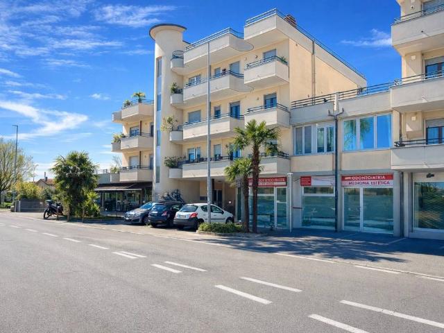 Appartamento in vendita a Arcore, Lombardia