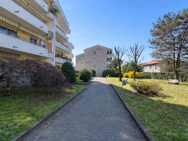 Appartamento in vendita a Arcore, Lombardia