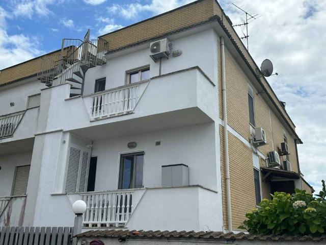 Villa Schiera in vendita a Roma Capitale, Lazio