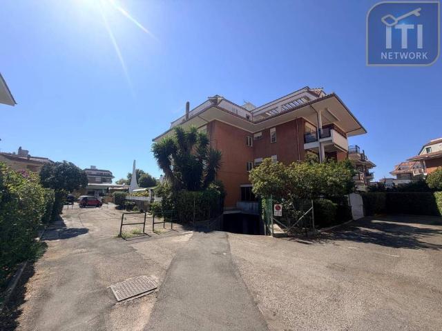 Appartamento in vendita a Centro Regina, Ardea