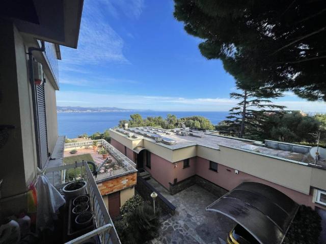 Appartamento in vendita a Pineta di Arenzano, Arenzano