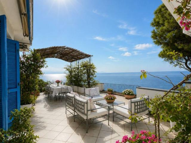 Appartamento in vendita a Pineta di Arenzano, Arenzano
