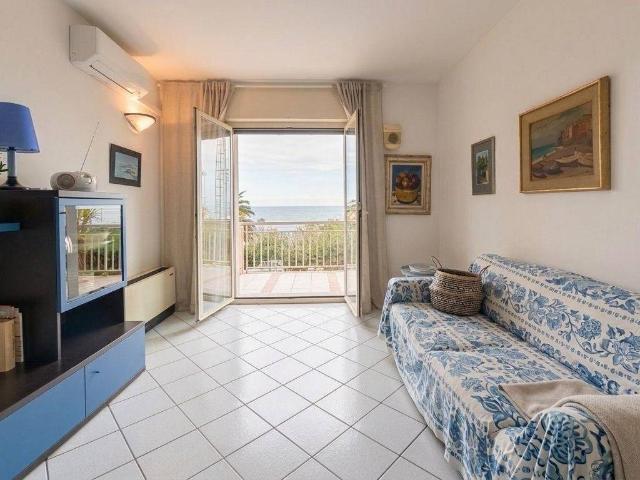 Appartamento in vendita a Pineta di Arenzano, Arenzano