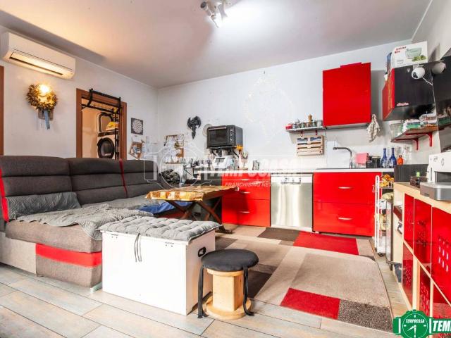 Appartamento in vendita a Arese, Milano