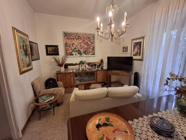 Appartamento in vendita a Colle di Santa Maria, Palazzo Del Pero