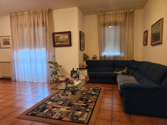 Appartamento in vendita a Palazzo Del Pero, Toscana