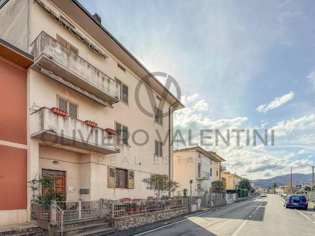 Appartamento in vendita a Colle di Santa Maria, Palazzo Del Pero