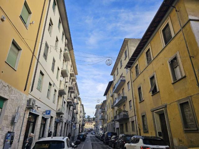 Appartamento in vendita a Palazzo Del Pero, Toscana