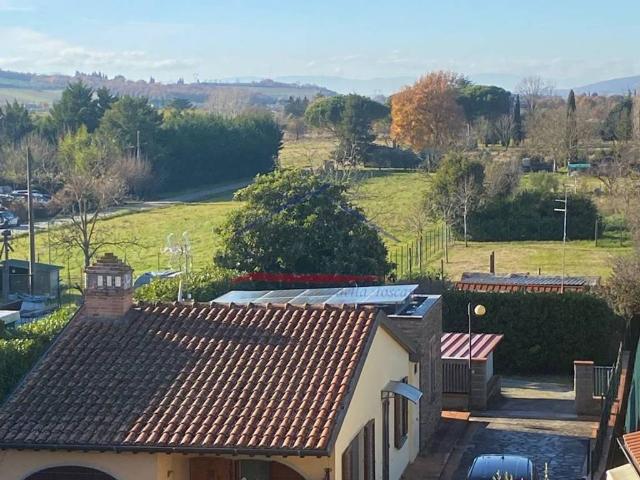Appartamento in vendita a Palazzo Del Pero, Toscana