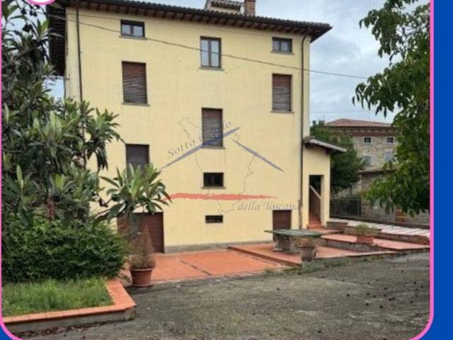 Appartamento in vendita a Palazzo Del Pero, Toscana
