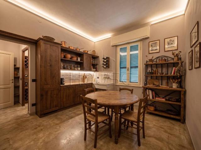 Villa Indipendente in vendita a Patrignone, Palazzo Del Pero