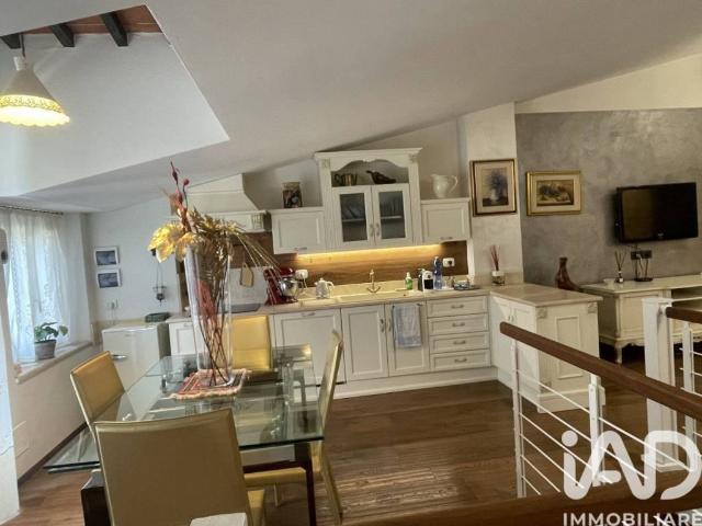 Appartamento in vendita a Palazzo Del Pero, Toscana