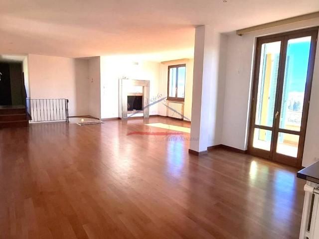 Appartamento in vendita a Poggiola, Palazzo Del Pero