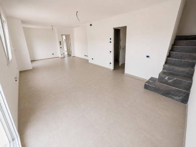 Appartamento in vendita a Palazzo Del Pero, Toscana