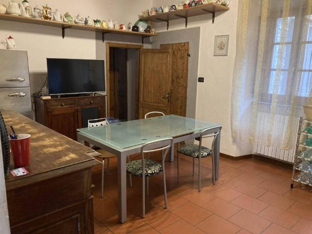 Appartamento in vendita a Palazzo Del Pero, Toscana