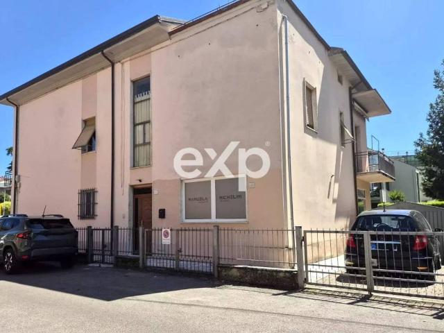 Appartamento in vendita a Palazzo Del Pero, Toscana