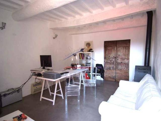 Appartamento in vendita a Palazzo Del Pero, Toscana