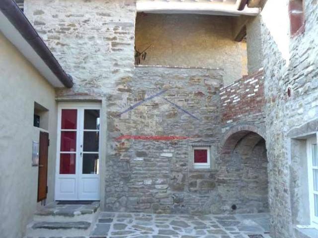 Appartamento in vendita a Palazzo Del Pero, Toscana