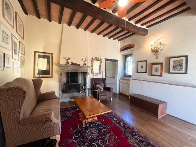 Appartamento in vendita a Palazzo Del Pero, Toscana