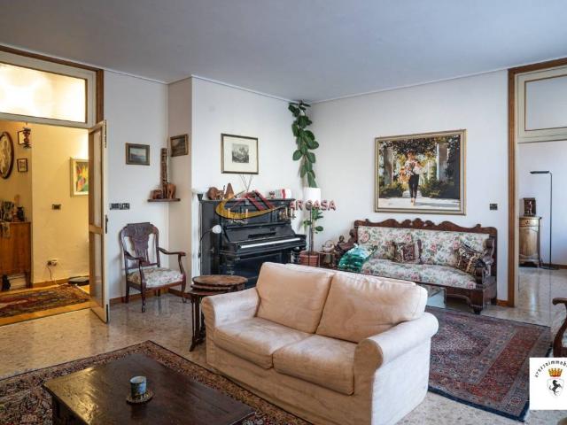 Appartamento in vendita a Pescaiola, Palazzo Del Pero