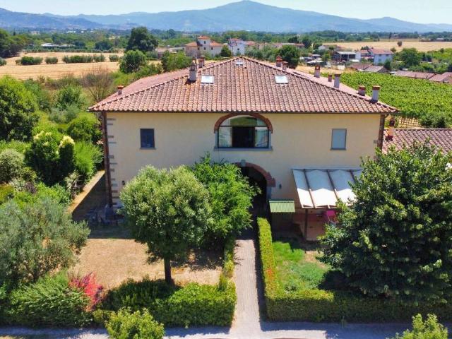 Appartamento in vendita a Palazzo Del Pero, Toscana