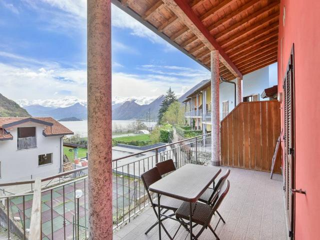 Appartamento in vendita a Argegno, Lombardia