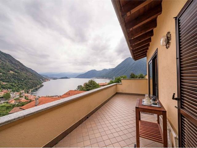 Appartamento in vendita a Argegno, Lombardia