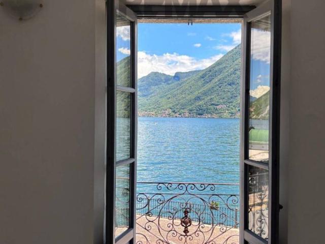Appartamento in vendita a Argegno, Lombardia