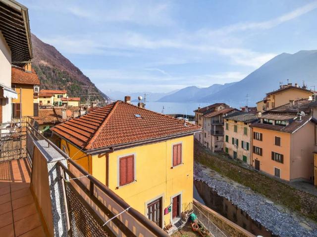 Appartamento in vendita a Argegno, Lombardia