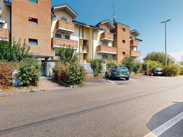 Appartamento in vendita a Arluno, Lombardia