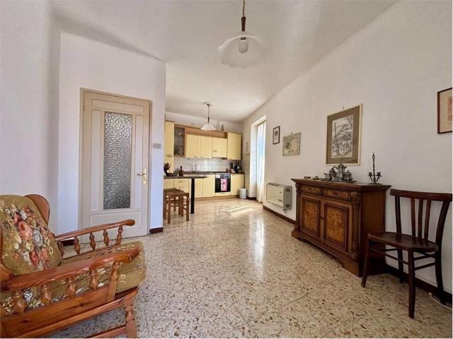 Appartamento in vendita a Armo, Liguria