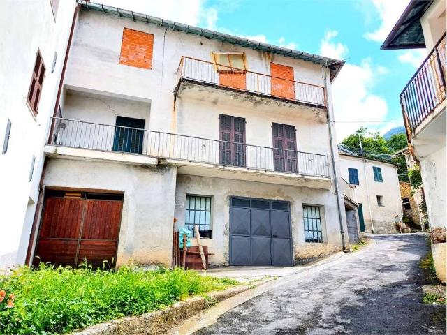 Appartamento in vendita a Armo, Liguria
