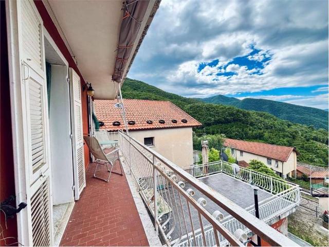 Appartamento in vendita a Armo, Liguria