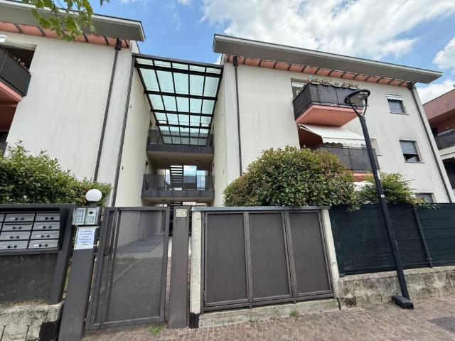 Appartamento in vendita a Arosio, Lombardia